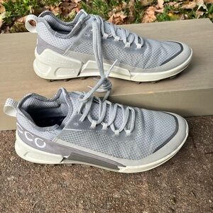 Ecco. Men's Light Gray Sneakers